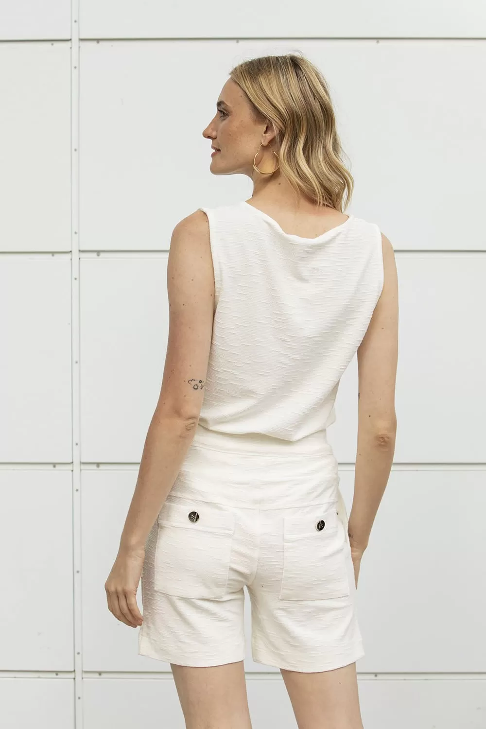 Hidrogênio - REGATA COM PREGAS OFF WHITE - 18902018