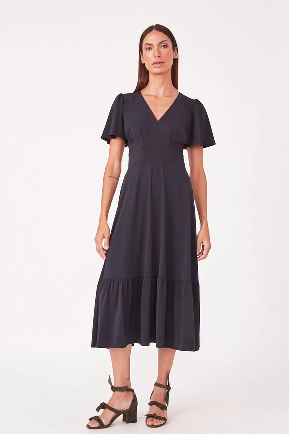 Hidrogênio - VESTIDO FLUITY MIDI COM PALA E PREGAS E BABADO PRETO - 19607001