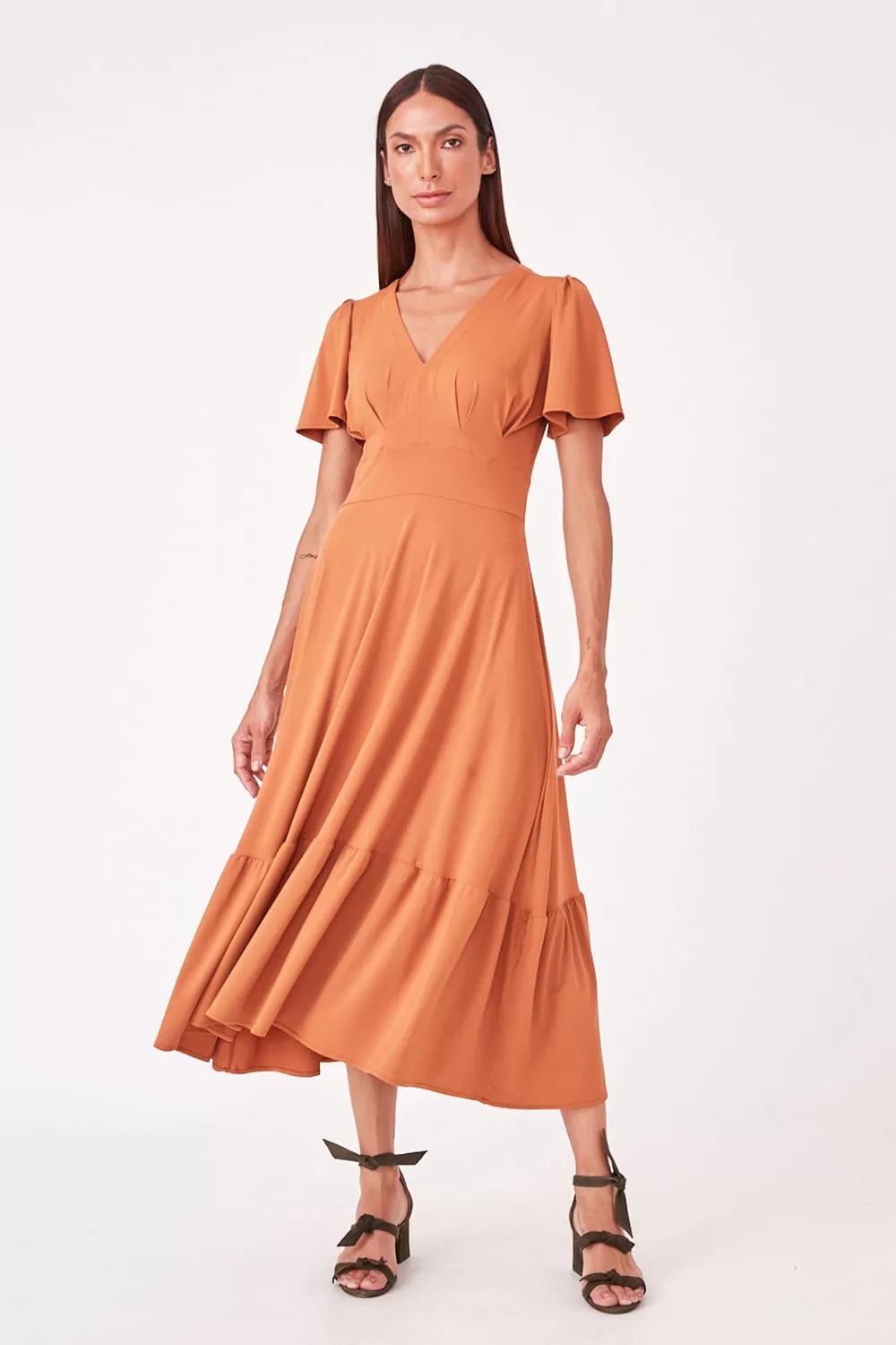 Hidrogênio - VESTIDO FLUITY MIDI COM PALA E PREGAS E BABADO TERRA - 19607332