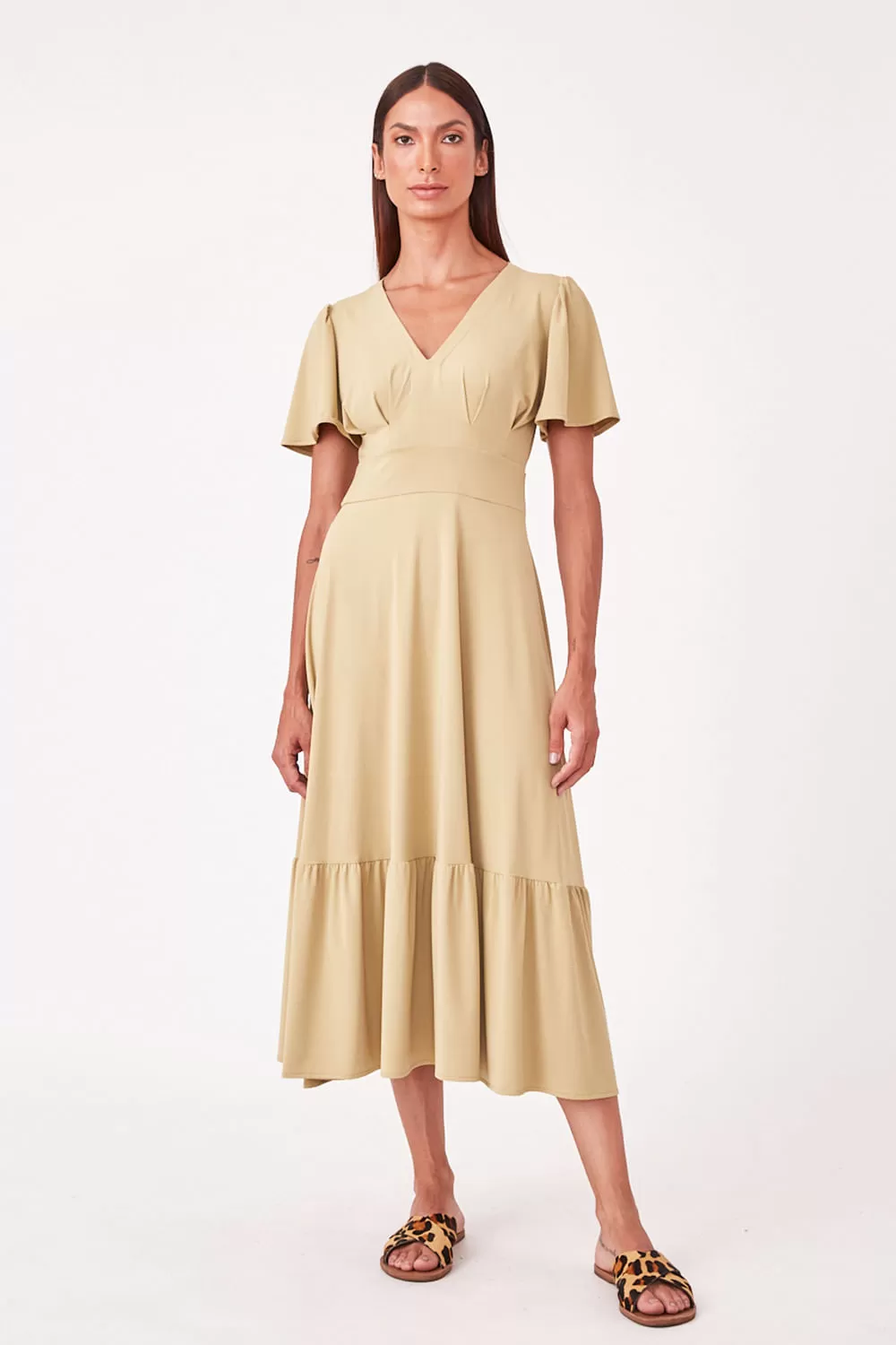Hidrogênio - VESTIDO FLUITY MIDI COM PALA E PREGAS E BABADO VERDE CANA - 19607479
