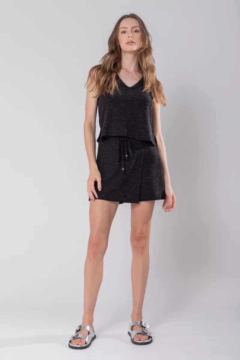 Hidrogênio - BLACK SKIRT SHORTS WITH CHANNELS - 19808001