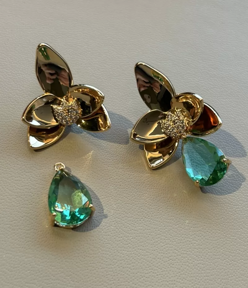 Mikabe - Brinco Flor Gota Removível Cristal Verde - MK1669