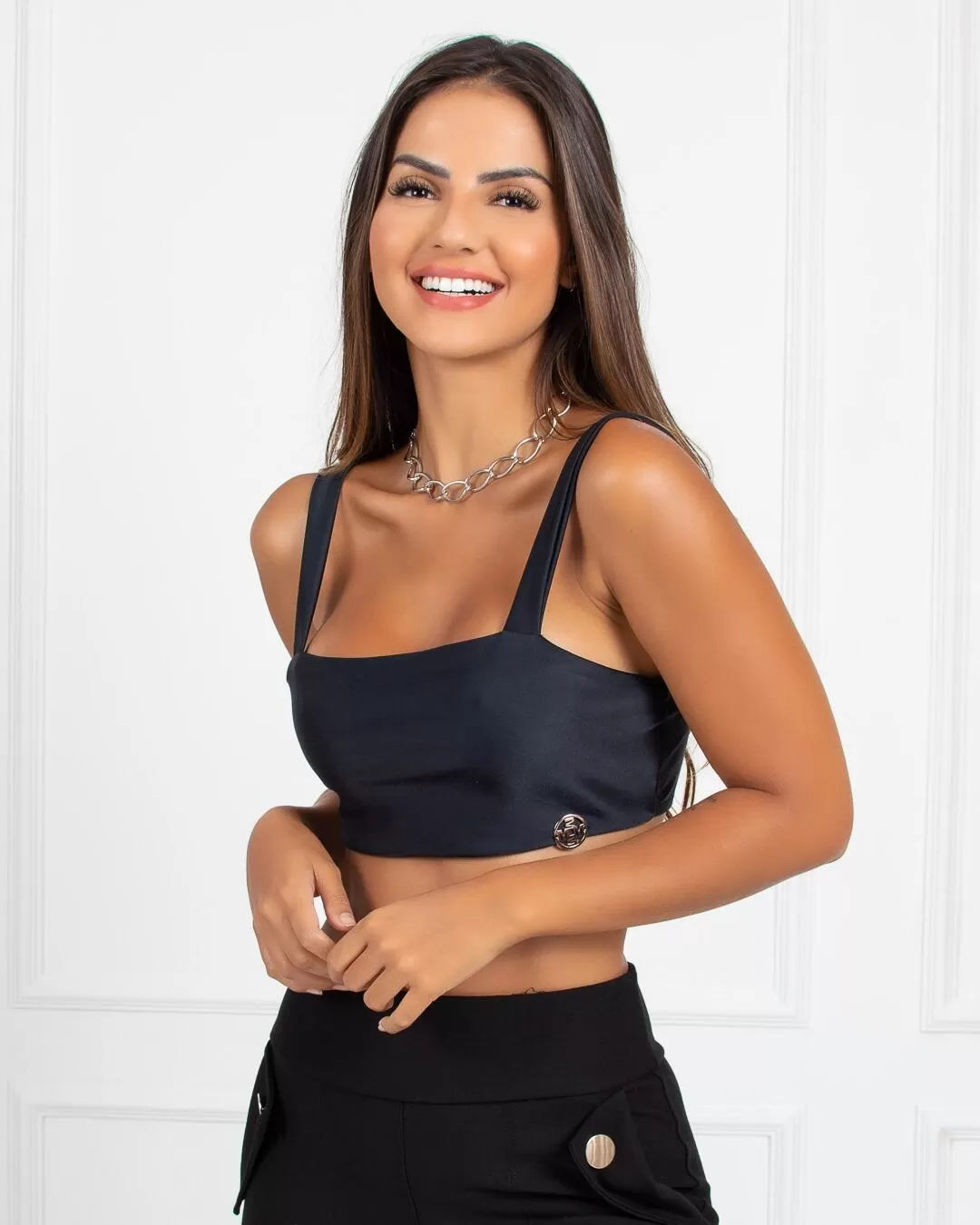 Miss Misses - Top Cropped Miss Misses com Decote Reto Preto - 18406PRETO