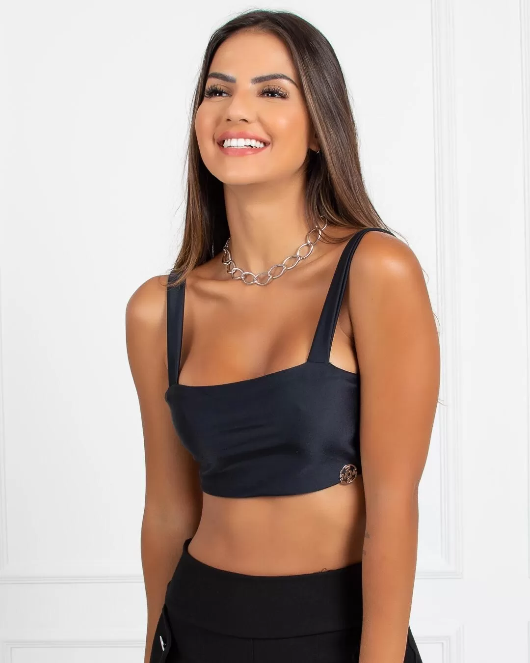 Miss Misses - Top Cropped Miss Misses com Decote Reto Preto - 18406PRETO
