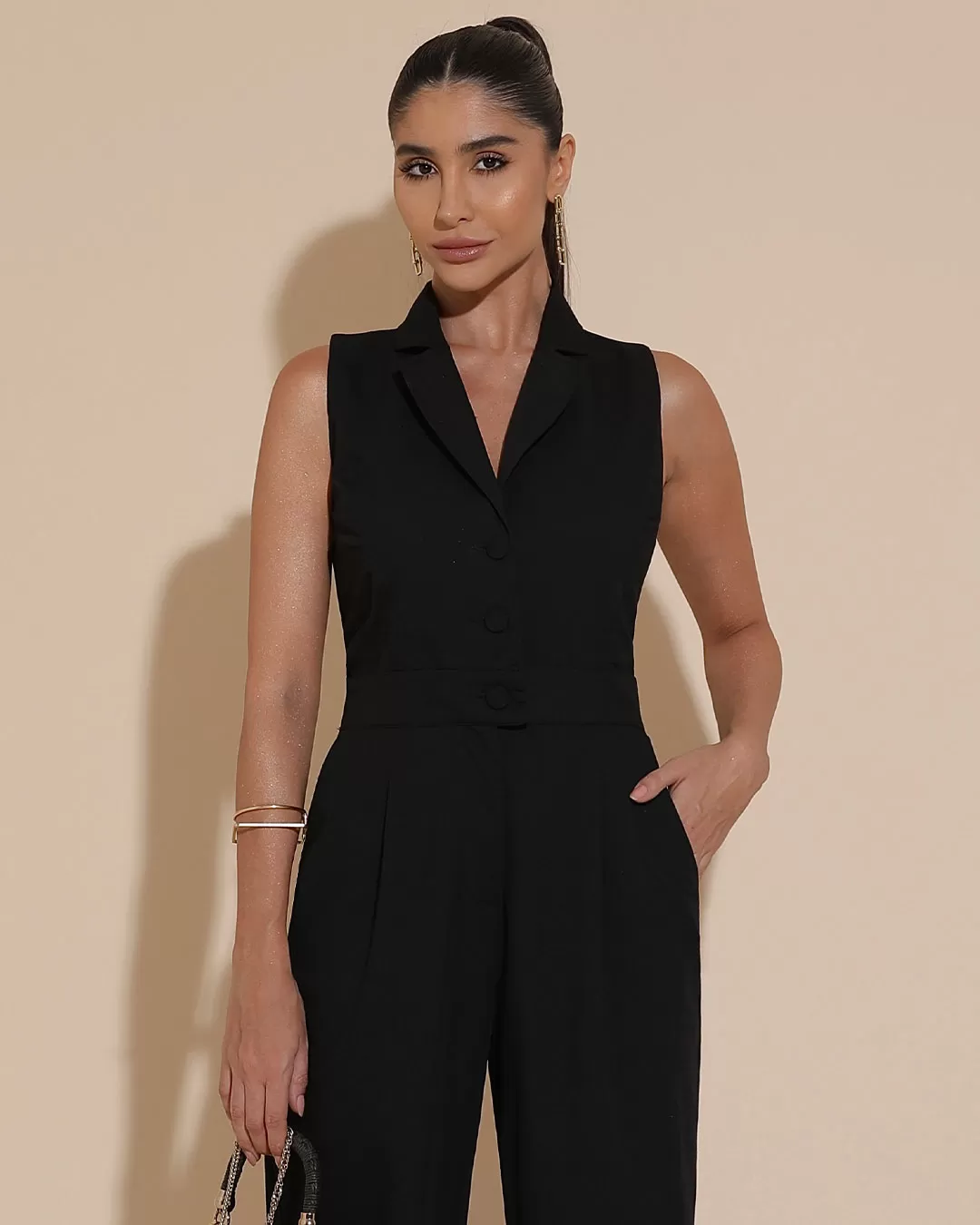 Miss Misses - Macacão Miss Misses Detalhe Lapela e Botão Preto - 54242PRETO