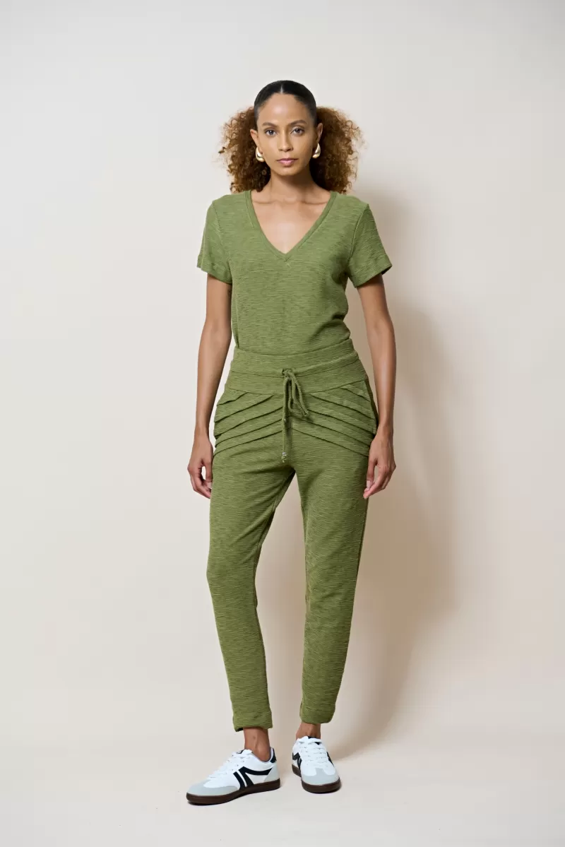 Hidrogênio - CALÇA MOLETOM JOGGING DE PREGAS MARIANA VERDE MUSGO - 18448046