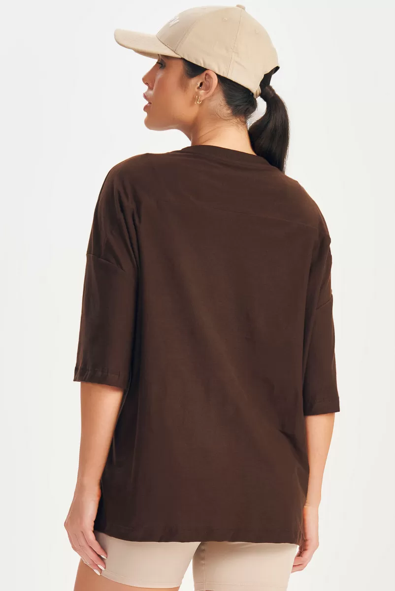 Lets Gym - Camiseta Oversized Never Give Up Coffee - 2696CF