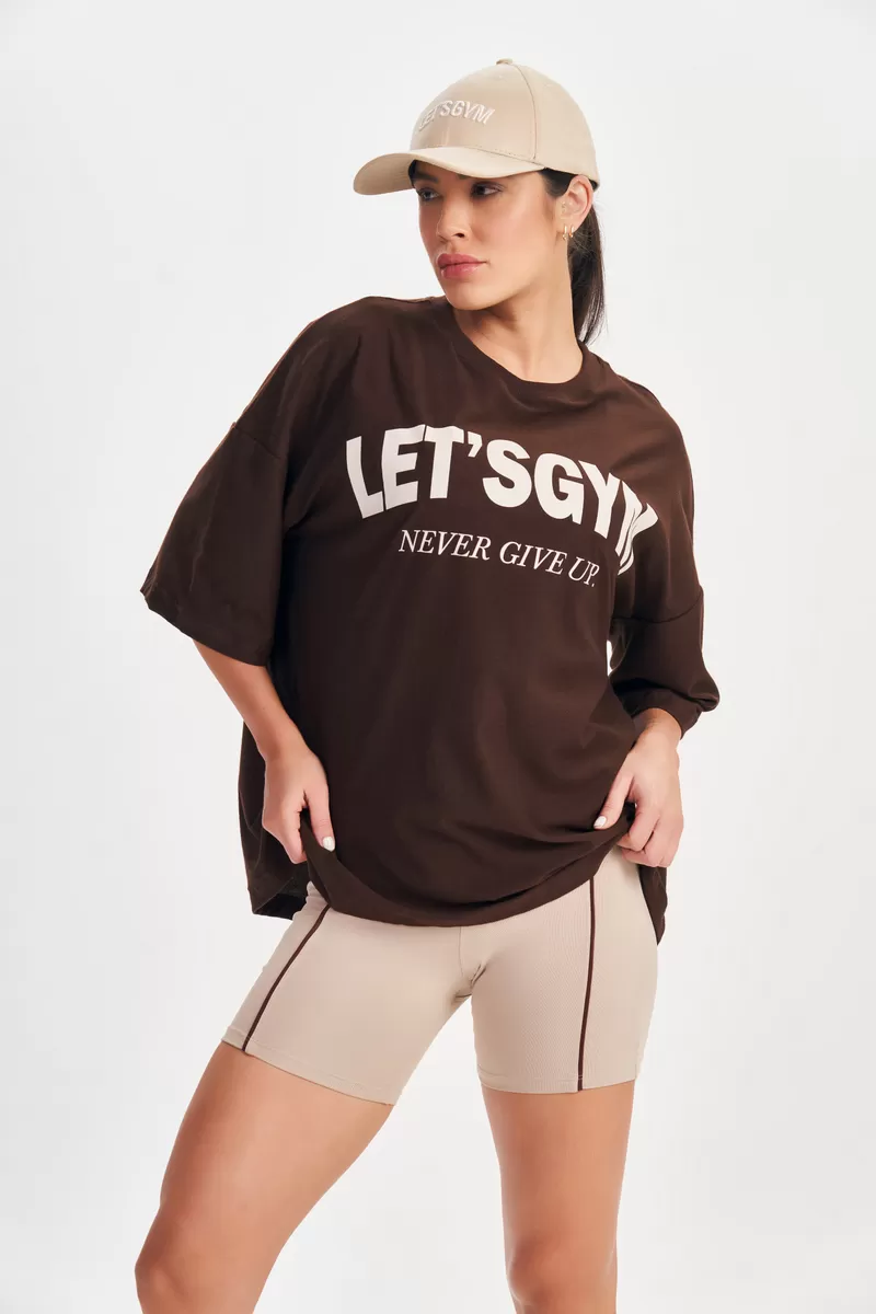 Lets Gym - Camiseta Oversized Never Give Up Coffee - 2696CF