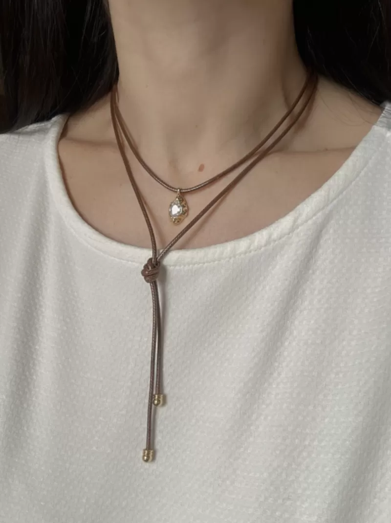 Mikabe - Colar Boho Cordão Encerado Marrom com Pingente - MK2071