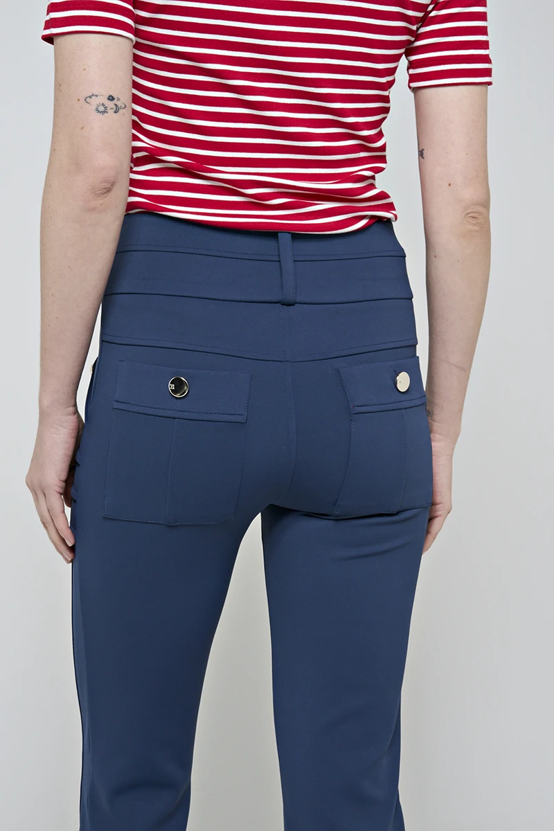 Hidrogênio - CALÇA FLARE COM BOLSOS E PREGAS ROSANA MARINHO - 19481004