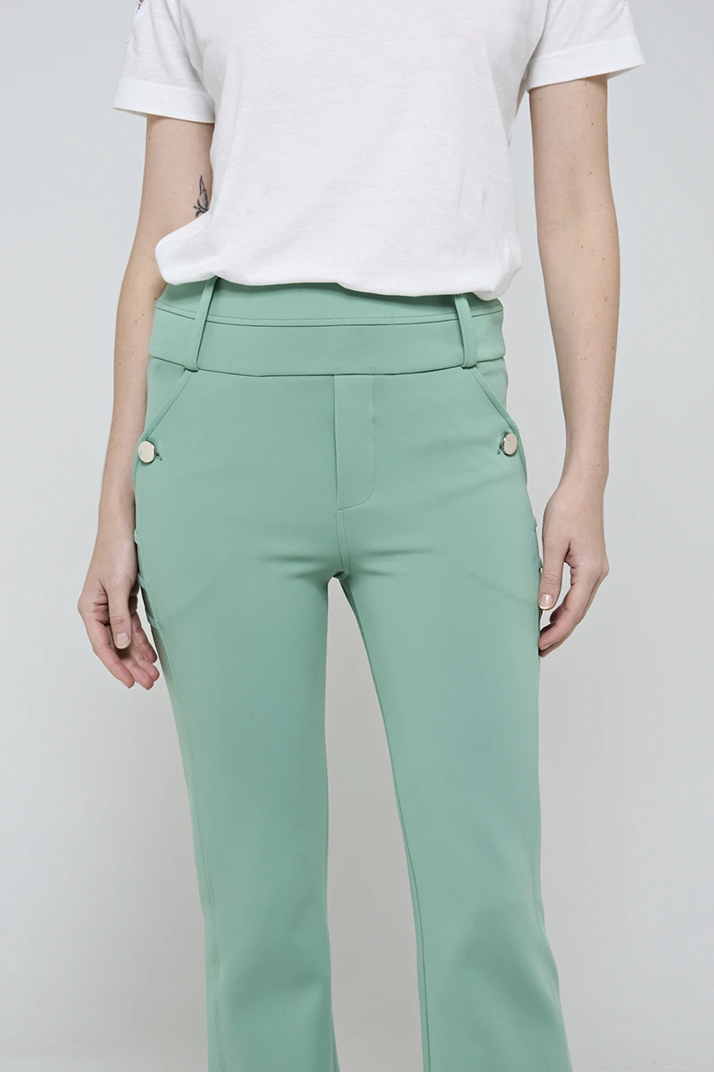 Hidrogênio - CALÇA FLARE COM BOLSOS E PREGAS ROSANA VERDE CAMPESTRE - 19481472