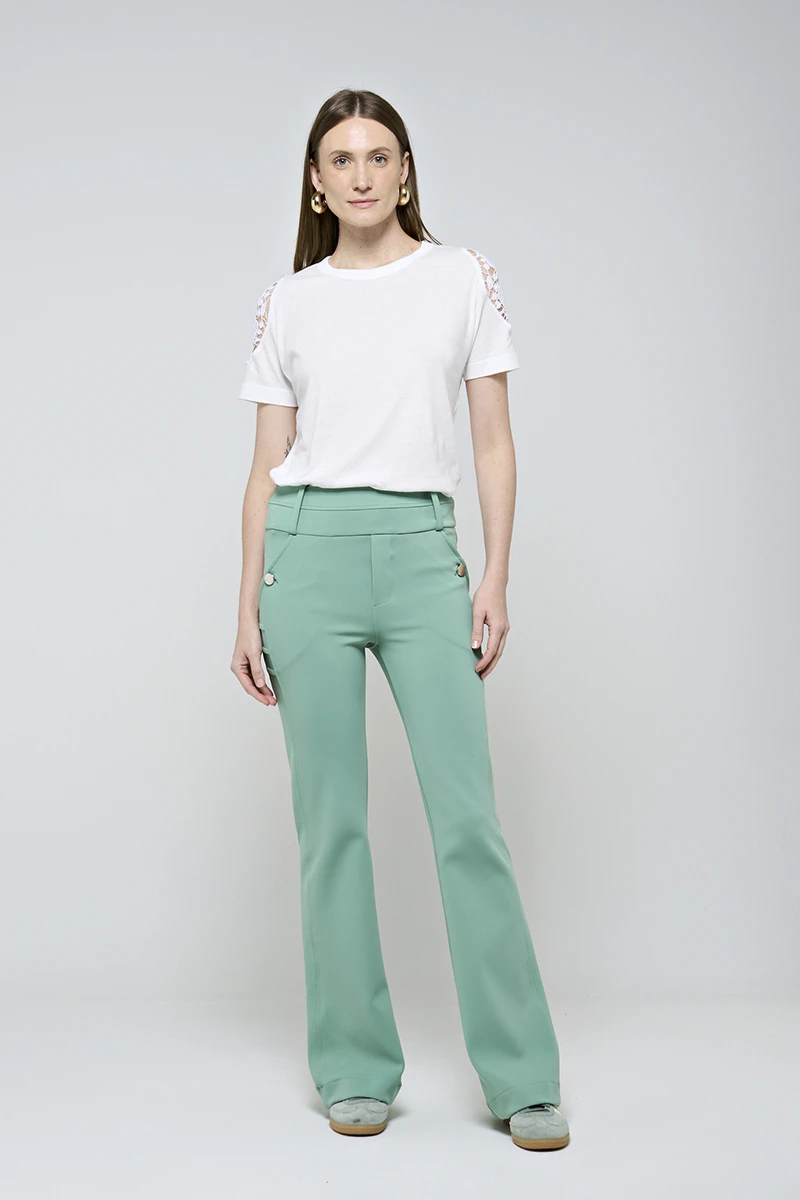 Hidrogênio - CALÇA FLARE COM BOLSOS E PREGAS ROSANA VERDE CAMPESTRE - 19481472