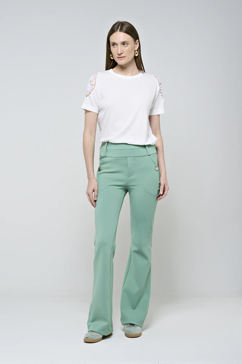 Hidrogênio - CALÇA FLARE COM BOLSOS E PREGAS ROSANA VERDE CAMPESTRE - 19481472