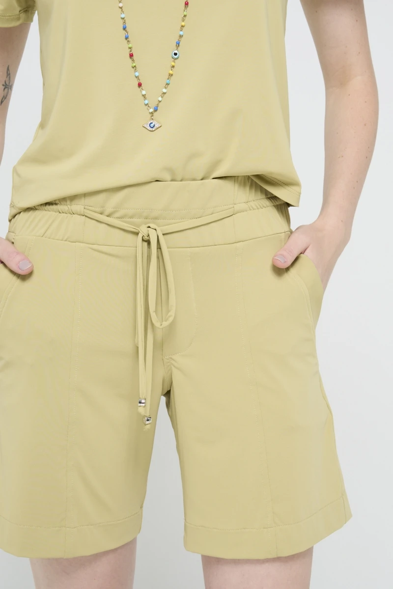 Hidrogênio - BERMUDA FLUITY COM CÓS ELÁSTICO E CANALETA E BOLSOS VERDE CANA - 19603479