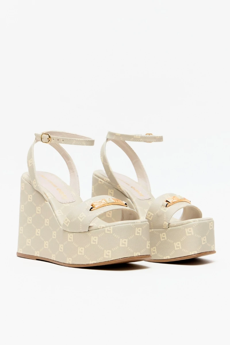 LANÇA PERFUME - Anabela Monogram Heels Launches Perfume - 0223