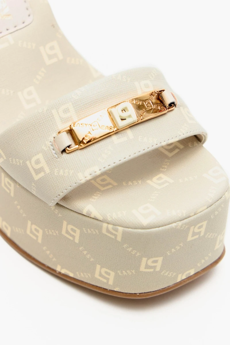 LANÇA PERFUME - Anabela Monogram Heels Launches Perfume - 0223