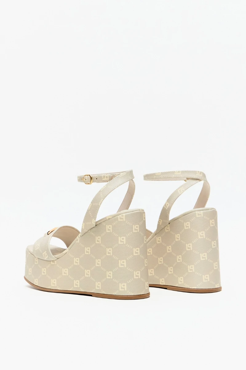 LANÇA PERFUME - Anabela Monogram Heels Launches Perfume - 0223