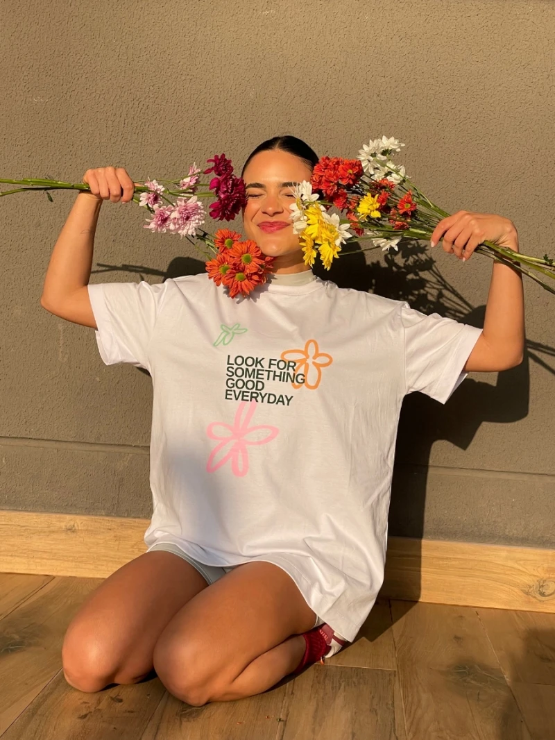 Salma - TShirt Classic Fit Better Days Branco - SALTSHIRT5BRA