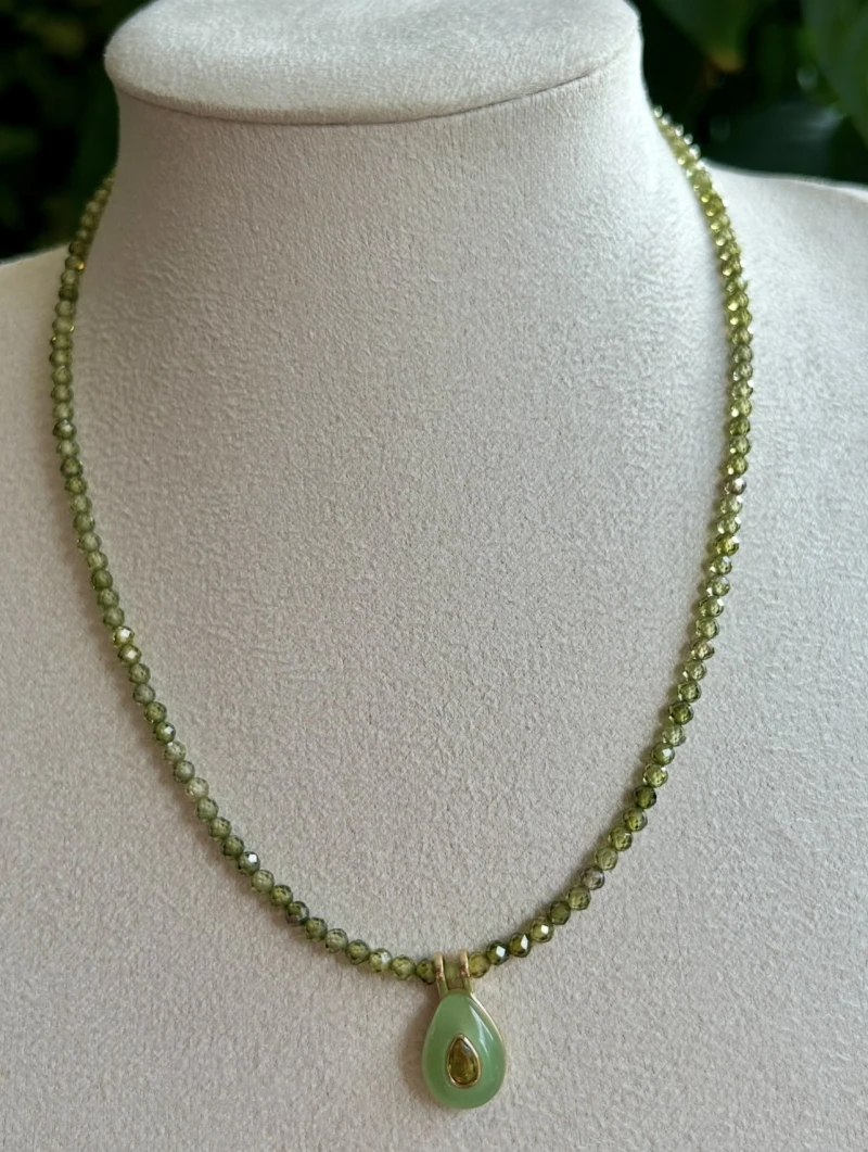 Mikabe - Colar Zircônia Verde Pingente Jade - MK2105