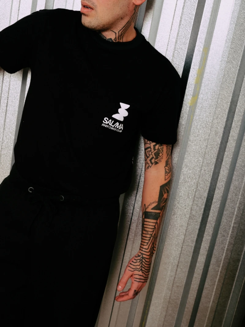 Salma - TShirt Classic Fit Namastay Preto - SALTSHIRT7PRE