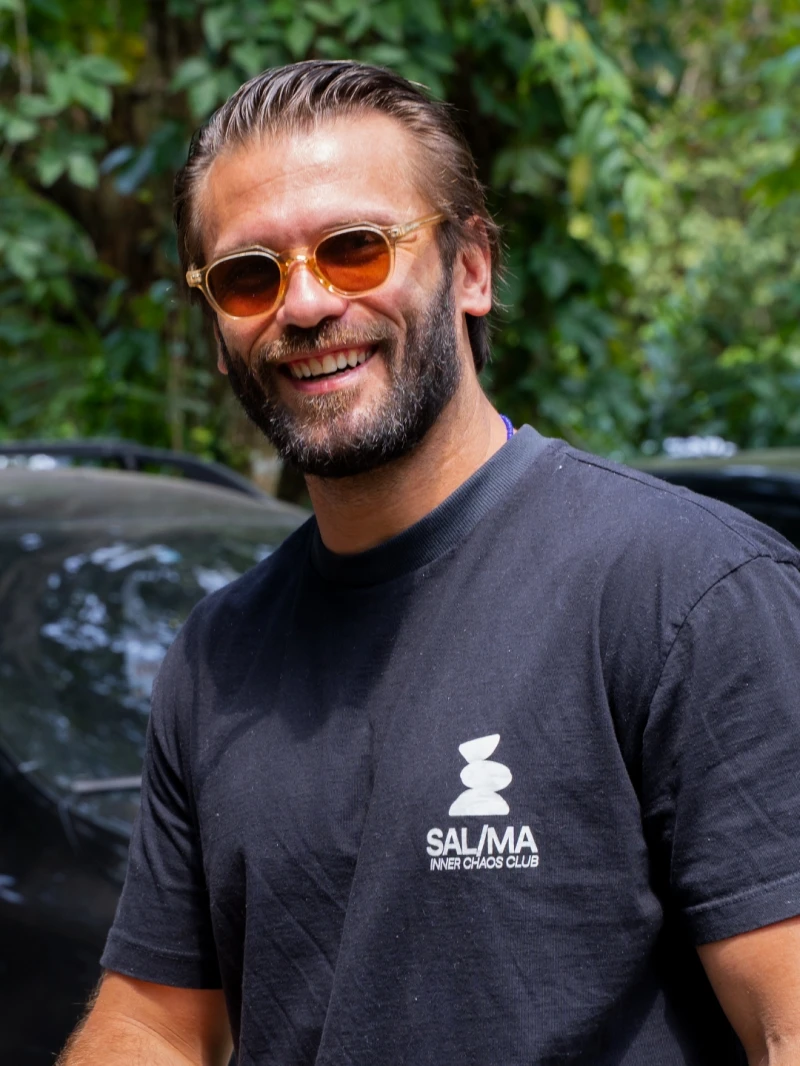 Salma - TShirt Classic Fit Namastay Preto - SALTSHIRT7PRE