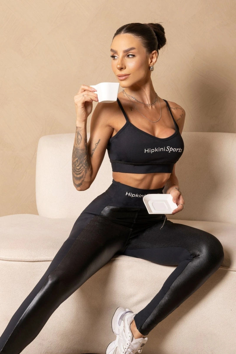 Hipkini - Black Sports Bra for Fitness and Wellness with Cirre Detail - 33331586