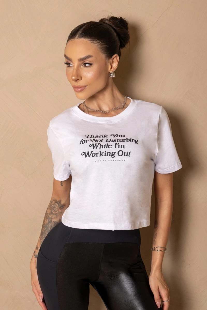 Hipkini - Blusa Cropped fitness Wellness Branca com silk - 33331525