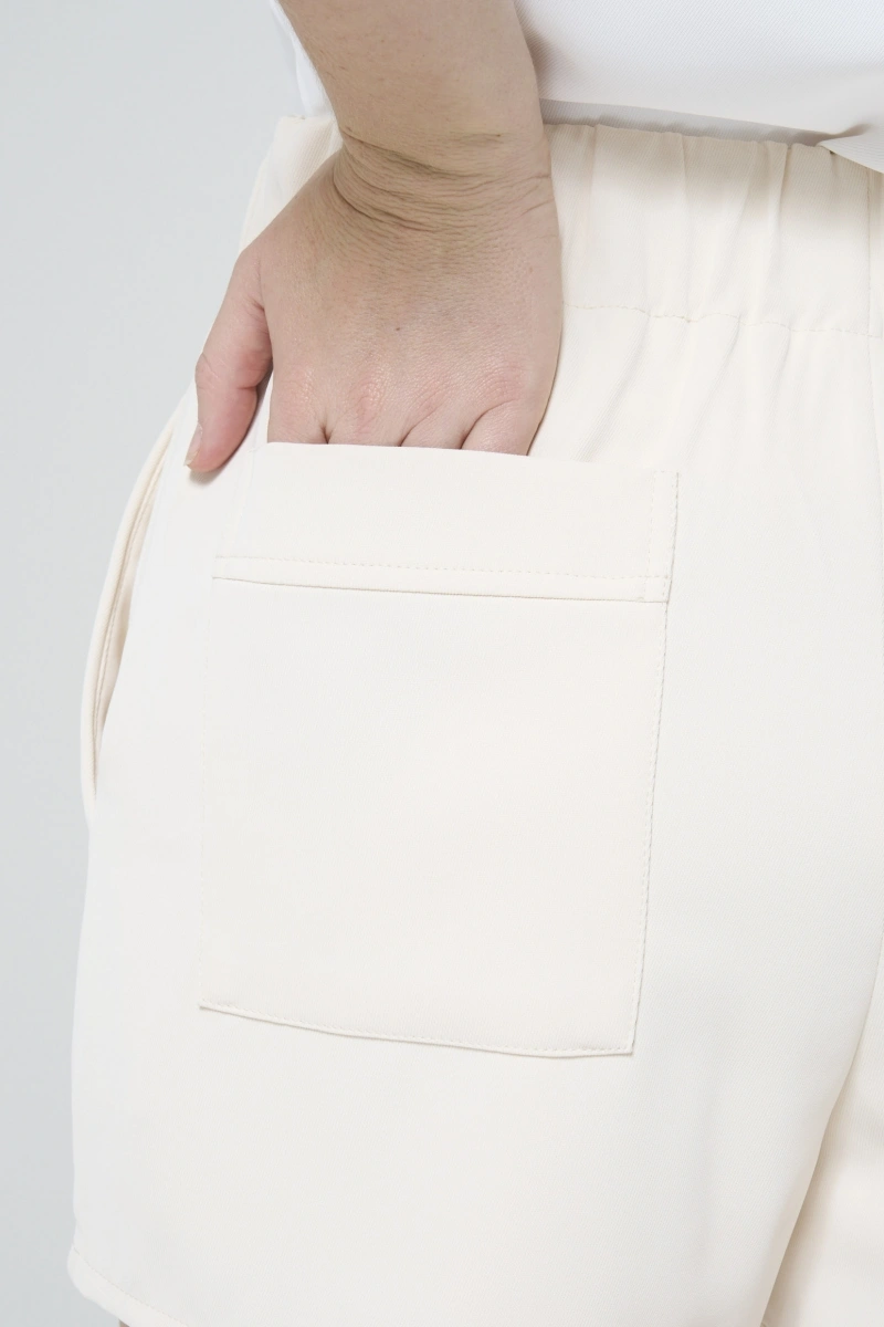 Hidrogênio - SHORTS FORRADO C/ ELÁSTICO CREME - 20462016