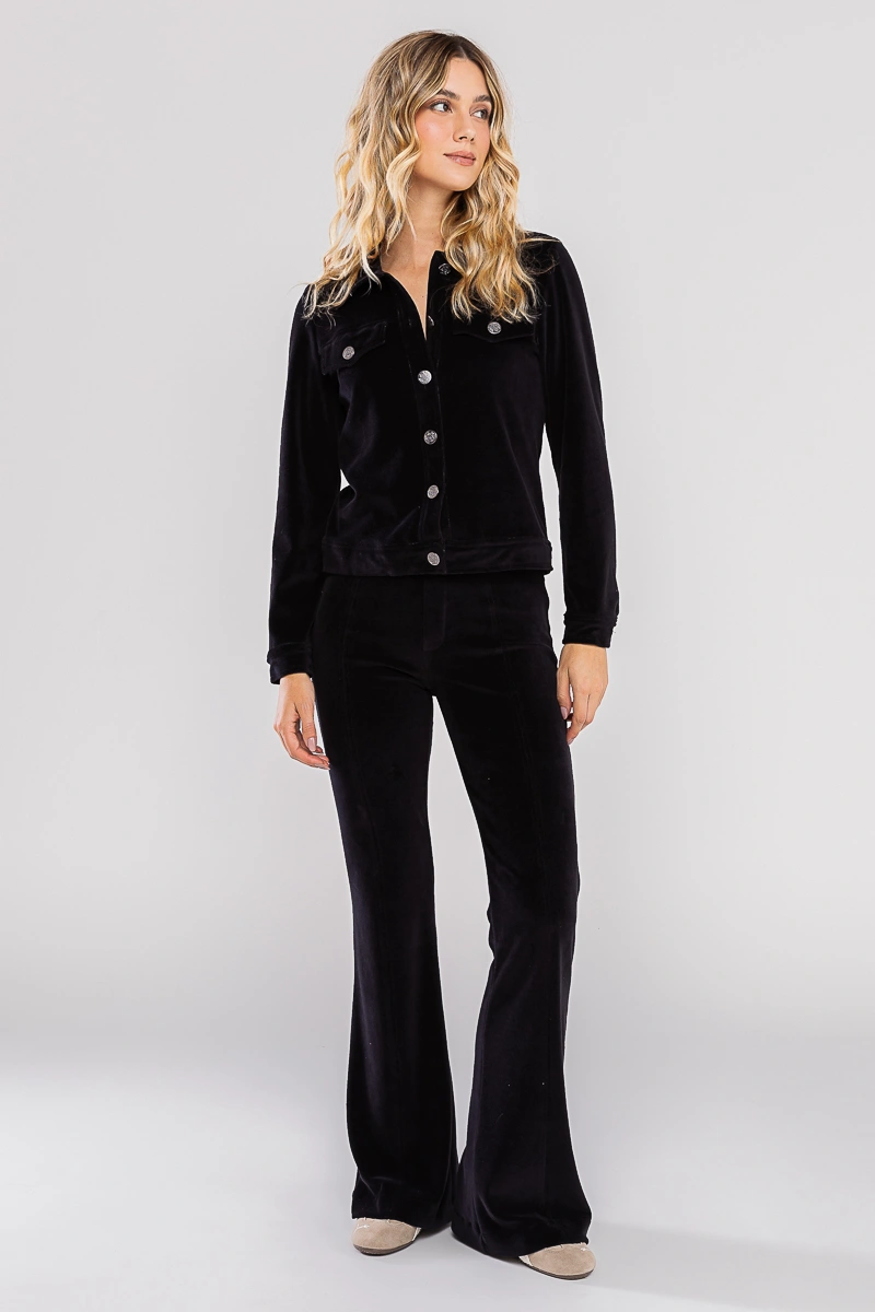 Hidrogênio - CALÇA FLARE C/ BOTÕES E BOLSOS CORALINE PRETO - 19439001