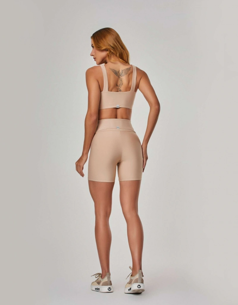 Vestem - Sports bra with medium support and Silk Calm in Almond Beige. - TOP1185.ESS.C0707