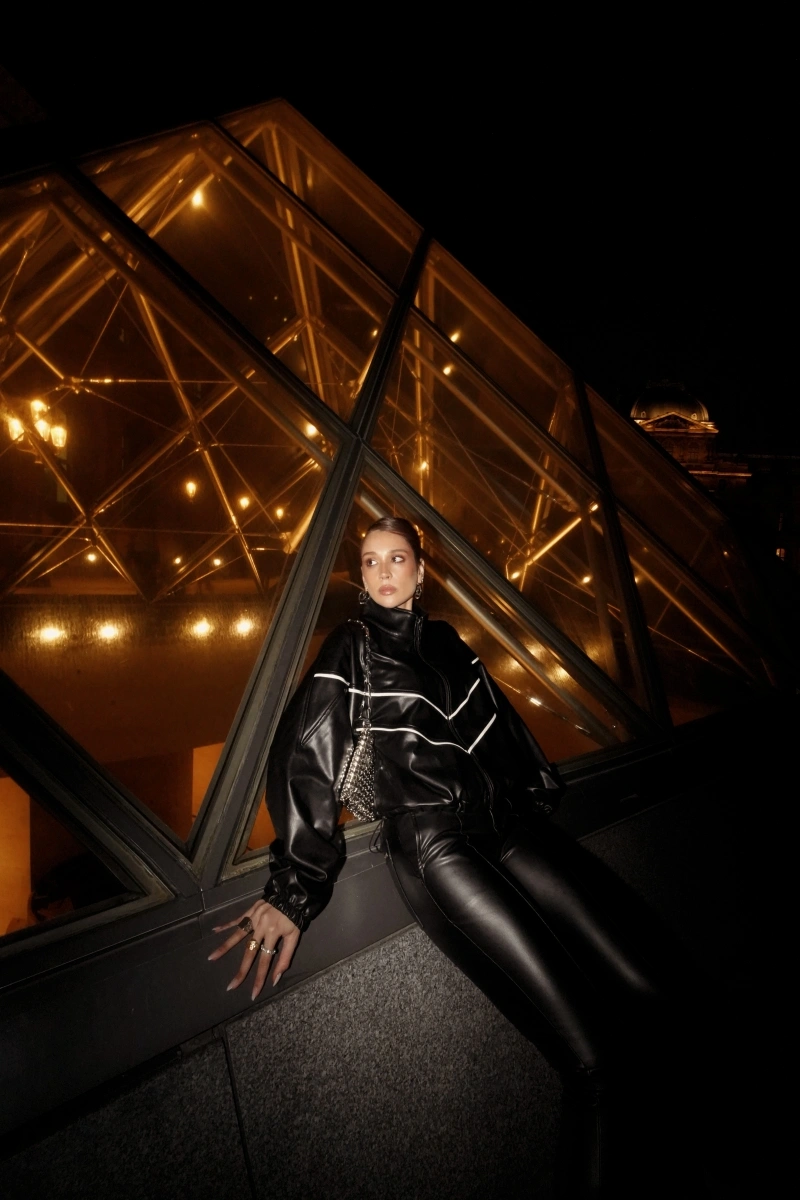 Hidrogênio - JAQUETA BOMBER C/ VIVO OVERSIZER PU C/ LYCRA PRETO  PRÉ - VENDA - 20755001