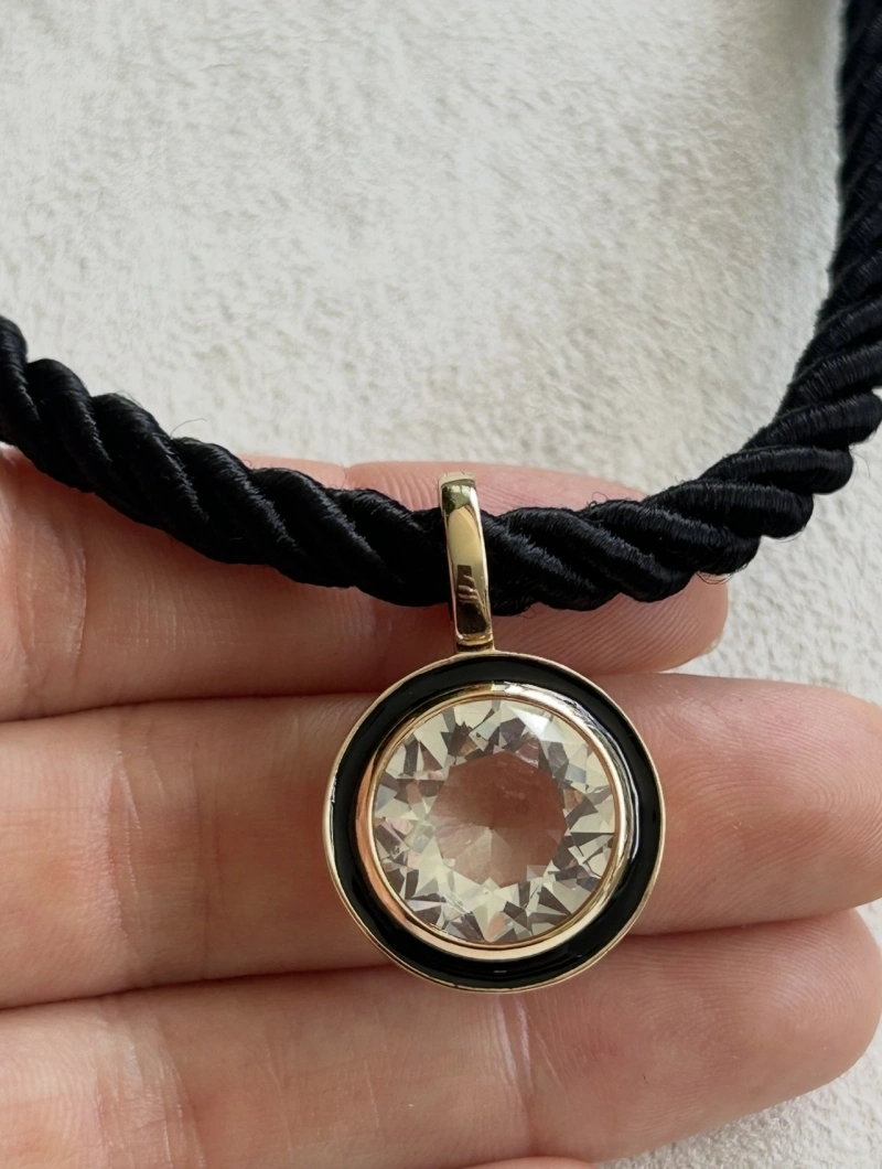 Mikabe - Colar Cordão Preto Pingente Cristal - MK2134