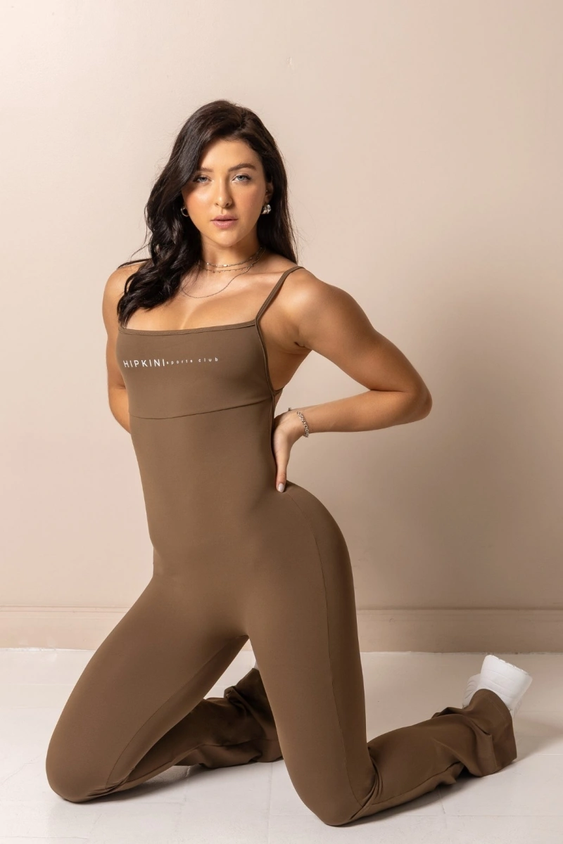 Hipkini - Macacão Flare Fitness Club Classics Marrom - 33331800