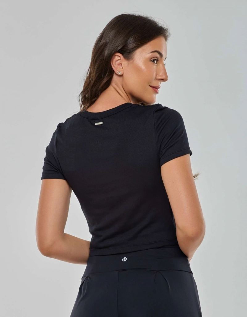 Vestem - Blusa Essential Preto - BMC811.PD.C0002