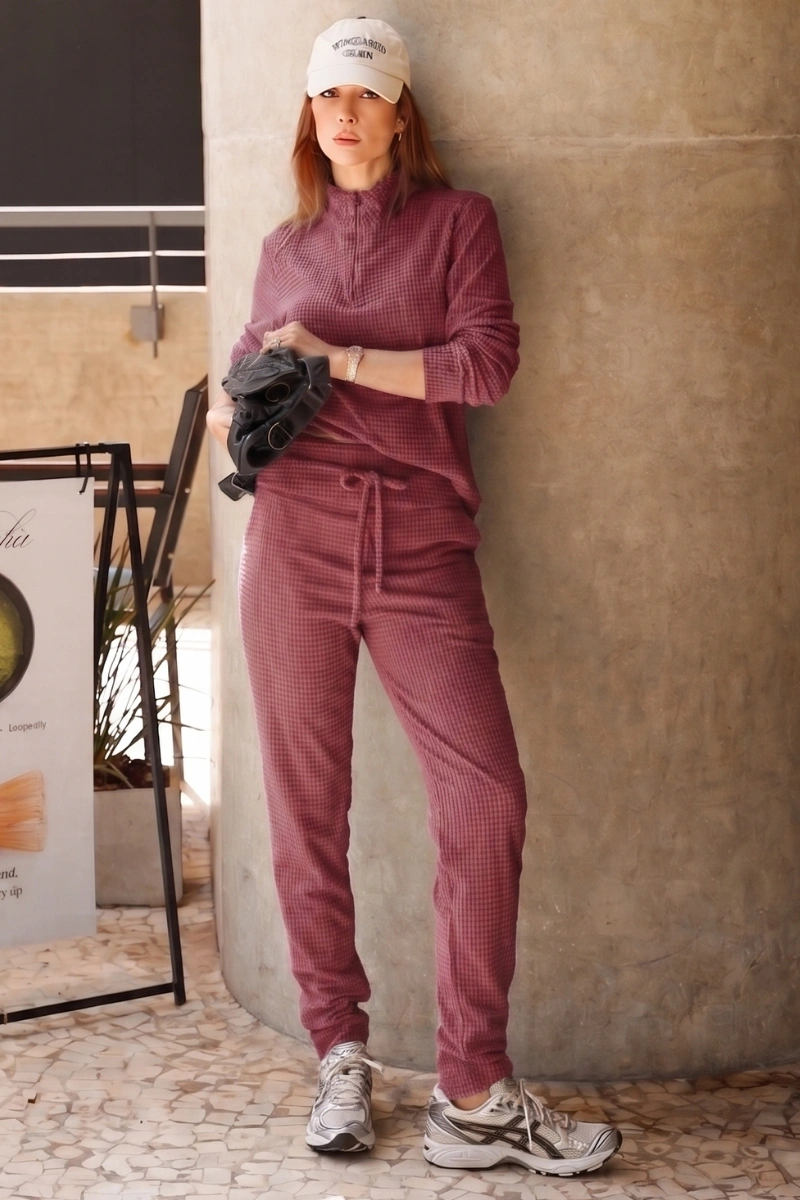 Hidrogênio - CALÇA JOGGER EM PLUSH COM TEXTURA E BOLSOS PRISCILA BORDO - 20718097