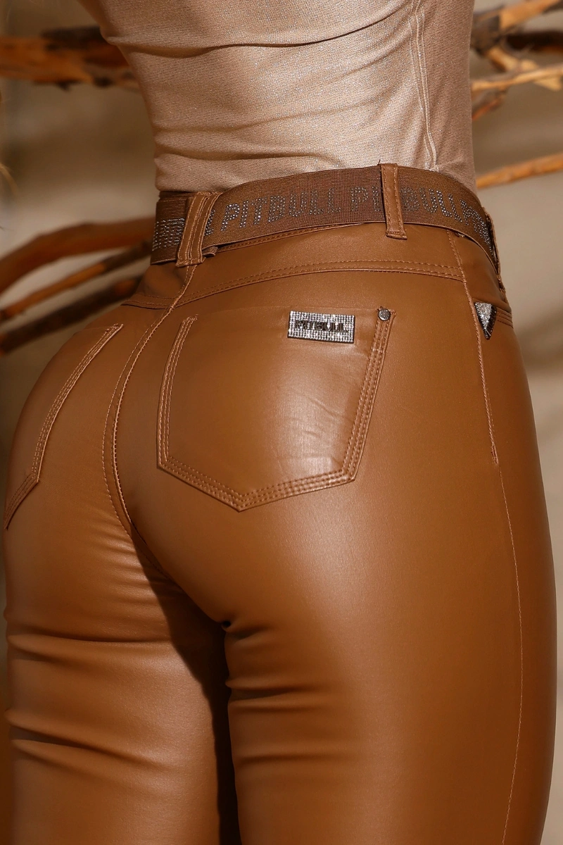 PITBULL - Calça Flare com Modelagem Ajustada e Cinto Pit Bull Jeans - 90804