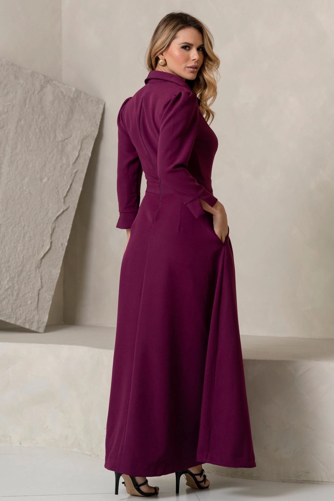 Miss Misses - Vestido Midi Rodado Magnólia com Manga e Gola Uva - 54805203