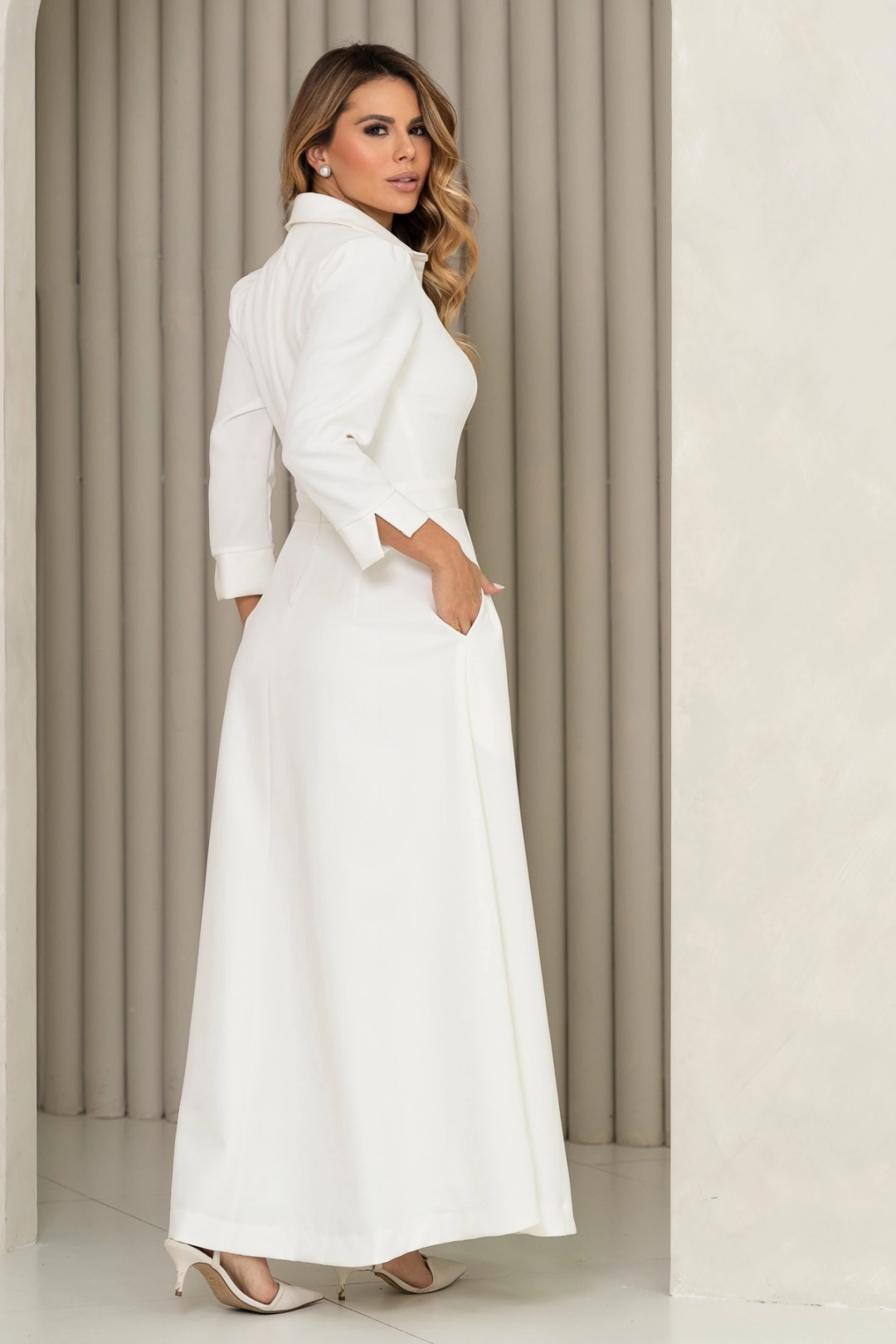 Miss Misses - Vestido Midi Rodado Magnólia com Manga e Gola Offwhite - 54805030