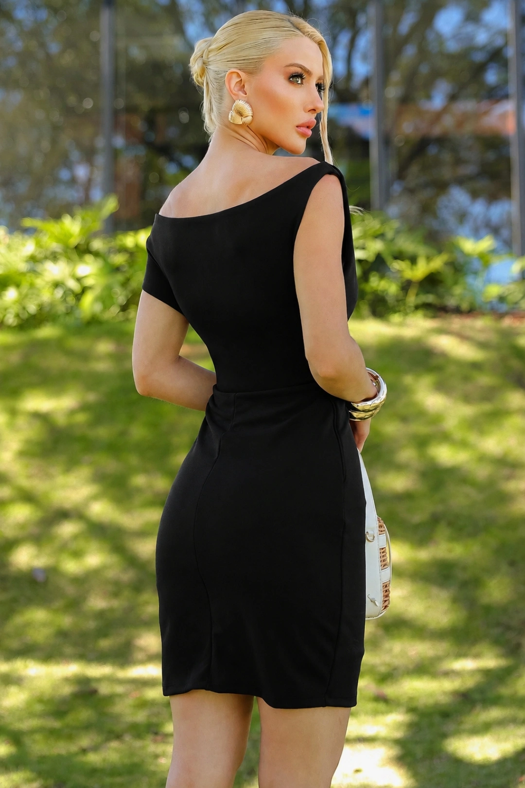 Miss Misses - Vestido Paloma Curto com Drapeado no Ombro Preto - 54829001