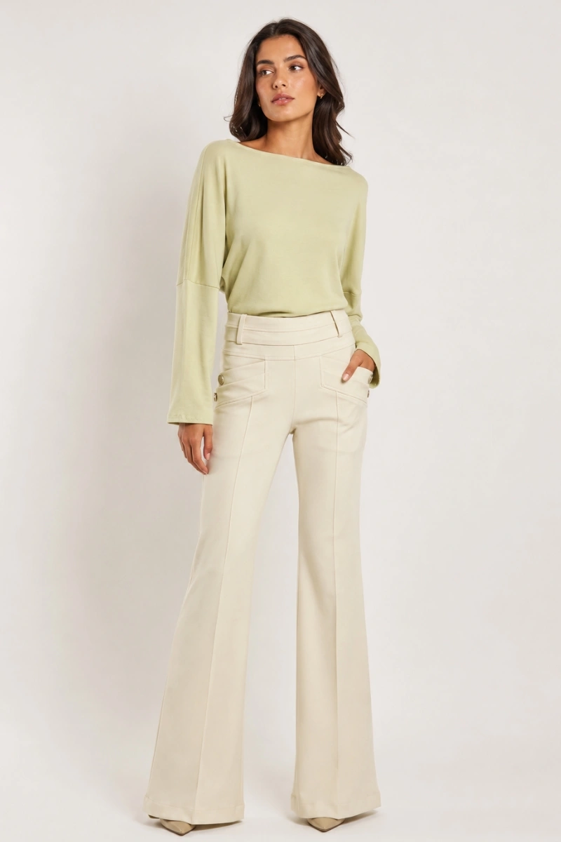 Hidrogênio - CALÇA FLARE COM LAPELAS AMORA CREME - 20359016