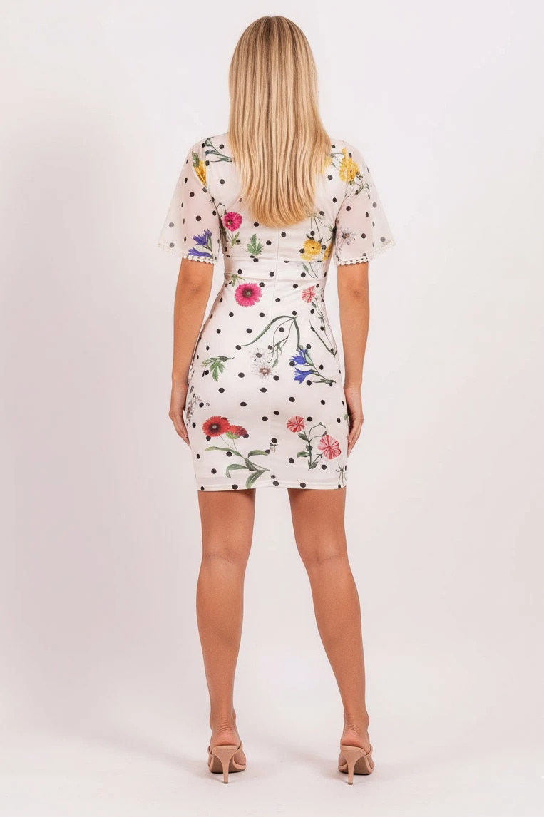 Miss Misses - Vestido Miss Misses Tubinho com Passamanaria e Estampa Poá Bege - 18523215